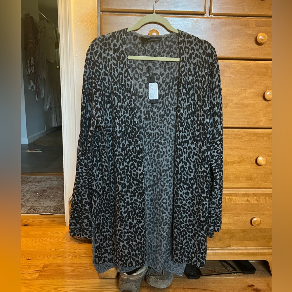 NWT 360 cashmere cardigan size Large